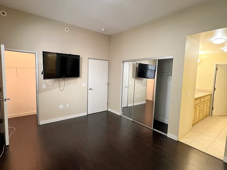 323 E Dayman St #1 — Photo 17