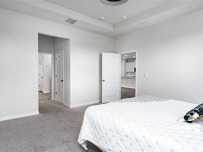 10622 Eustis Dr — Photo 12