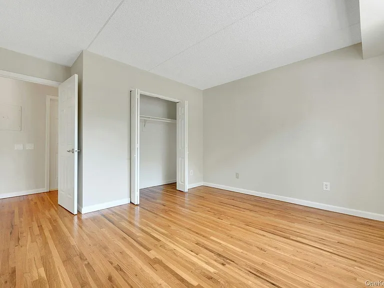 70 Lime Kiln Rd #2H — Photo 11