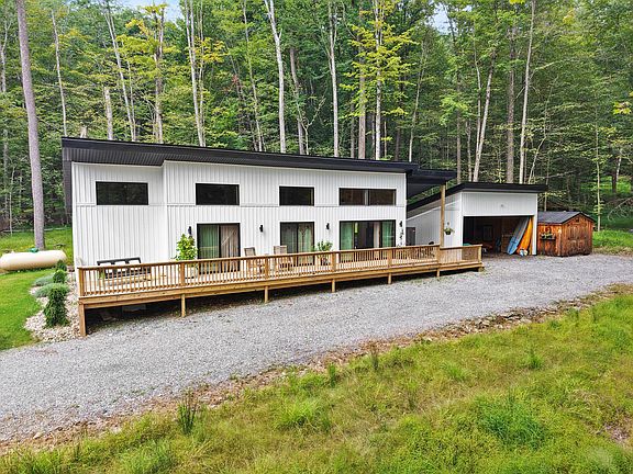 2nd image of 148 Red Sail Rd