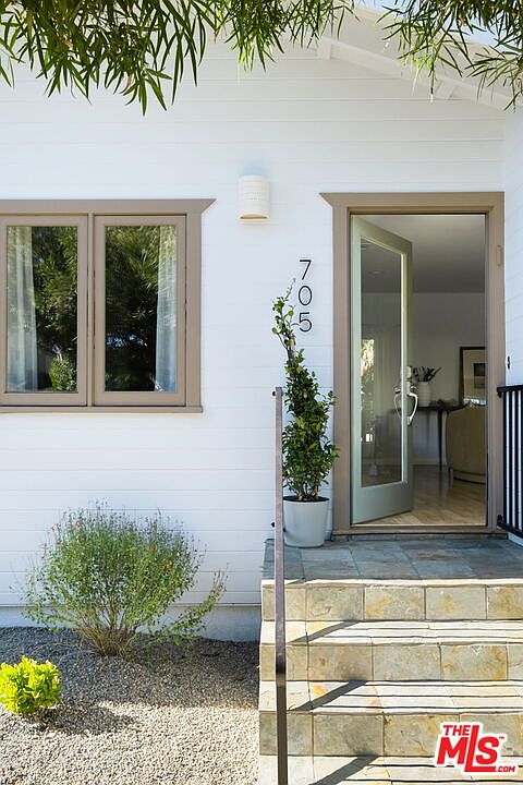 1st image of 705 Tularosa Dr