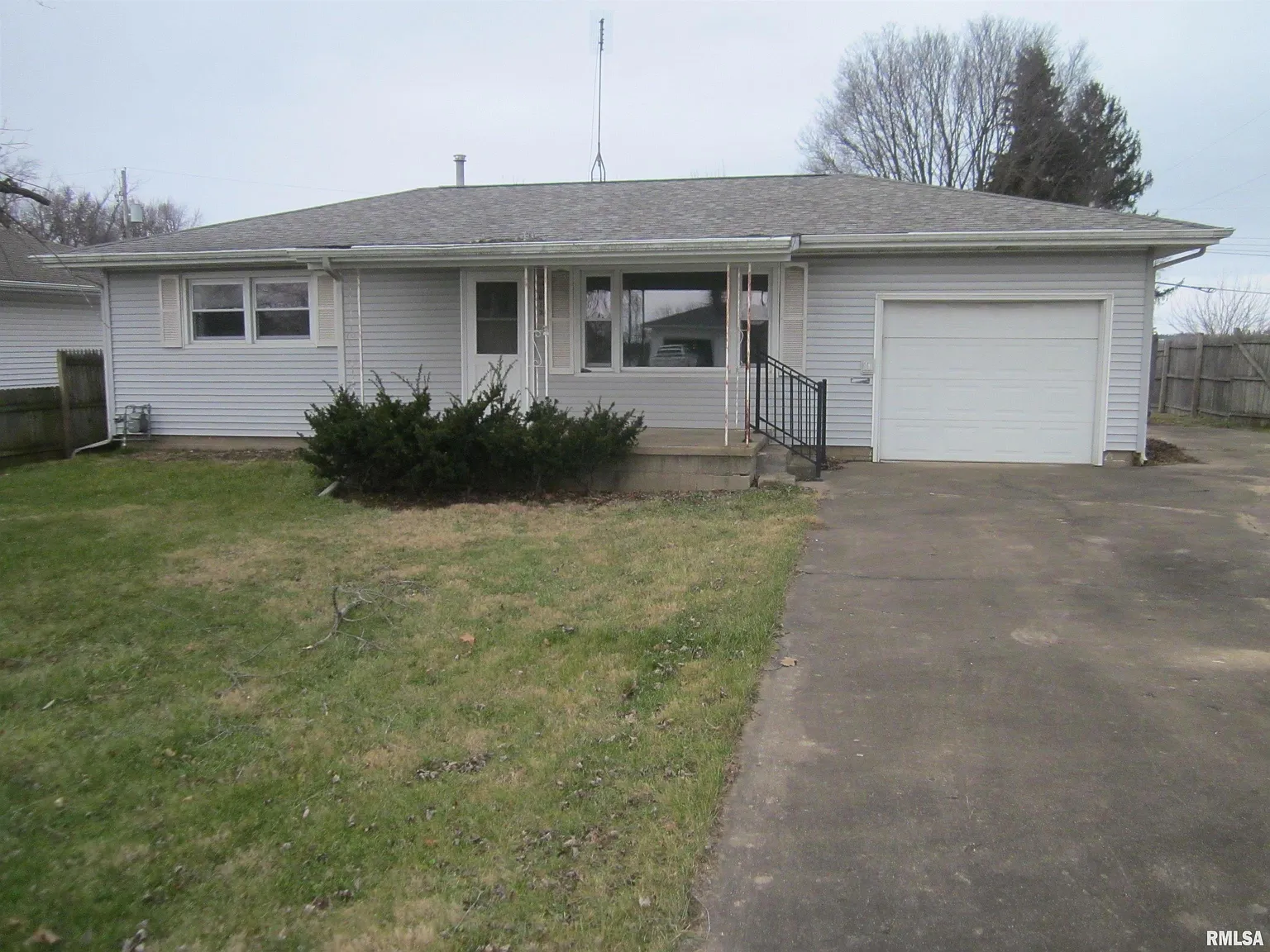 1012 E Pine St photo 1