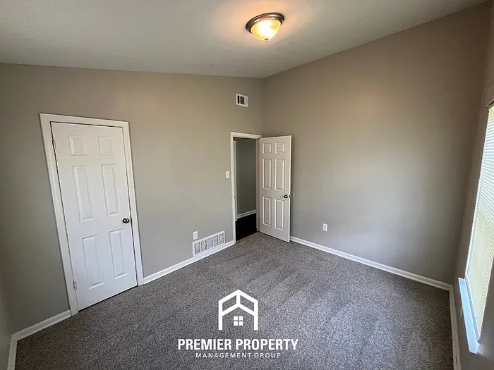 4876 Hillbrook Rd — Photo 12
