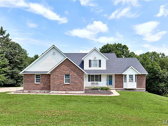 4th image of 301 Country View Dr