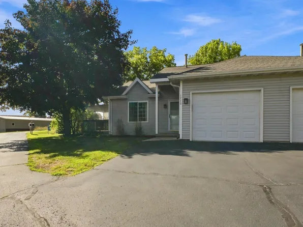 W1716 Watson Ct, Green Lake, WI 54941