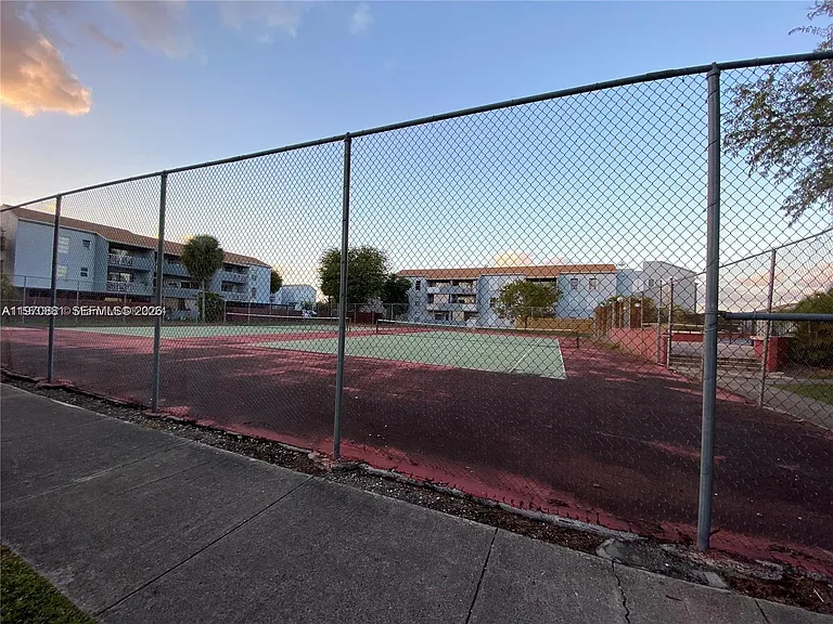 1735 W 60th St #M301 — Photo 25