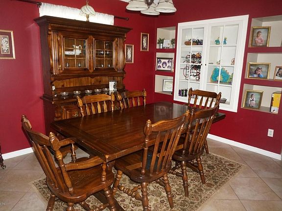 05) Dining Room