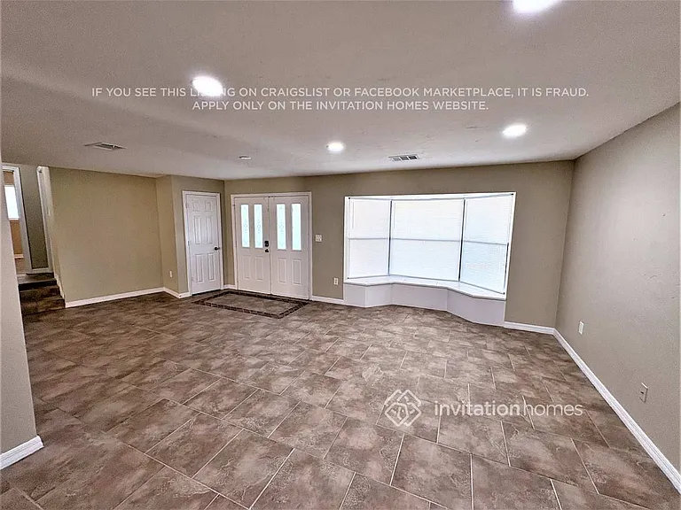 2401 24th Way — Photo 2