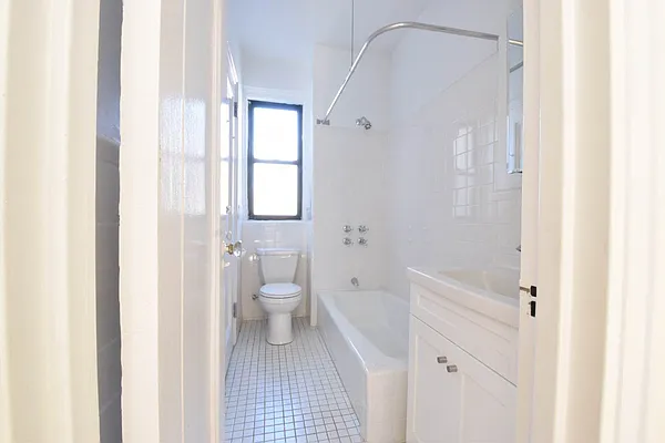 Rented by (Legacy) NY Quality Living Uptown | media 6