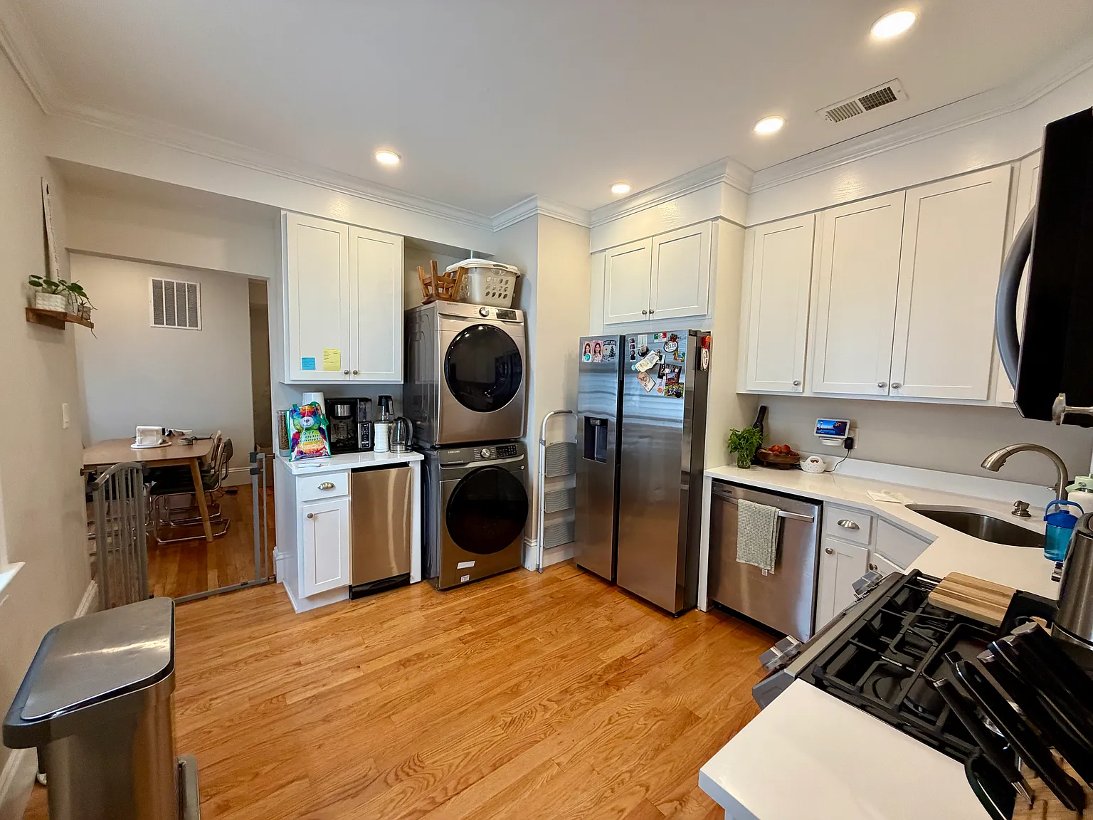 4 bed, 1200 sqft, $4,250 — Photo 1