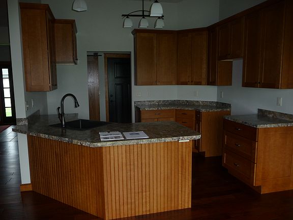 4th image of 1909 Greenhill Dr.