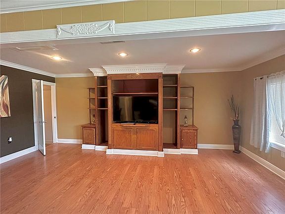 4th image of 2976 Mount Blanc Dr
