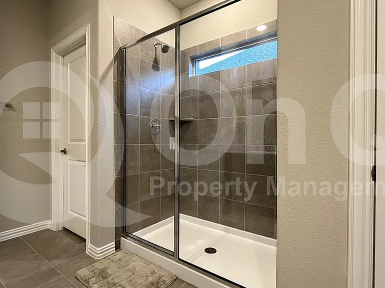 1608 Lannon Ln — Photo 25