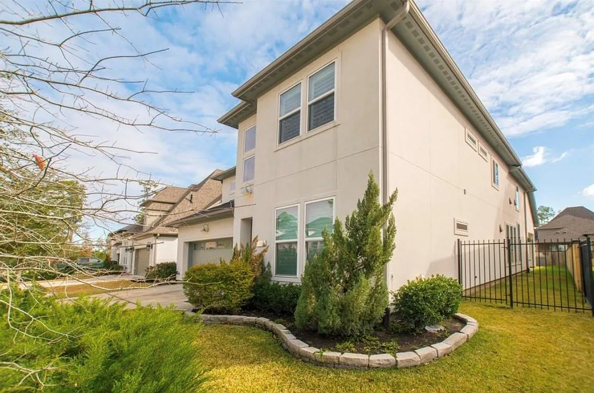 4 bed, 4.5 bath, 3243 sqft, $5,000 — Photo 4