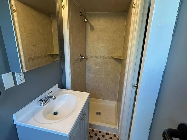 286 Nagle St #3 — Photo 6