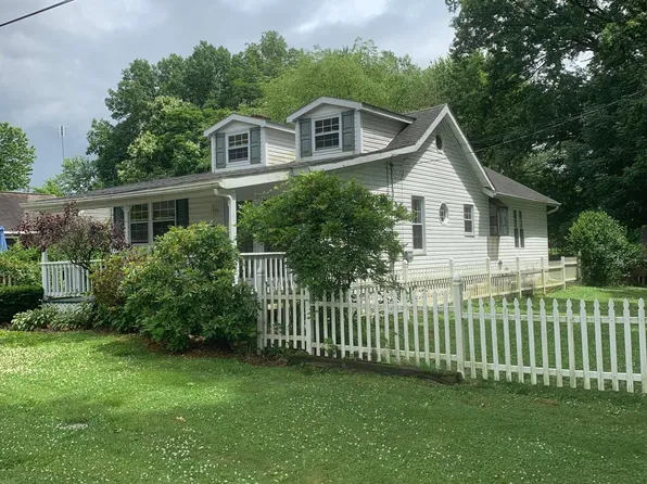 833 Harbor Ave, Lake Milton, OH 44429