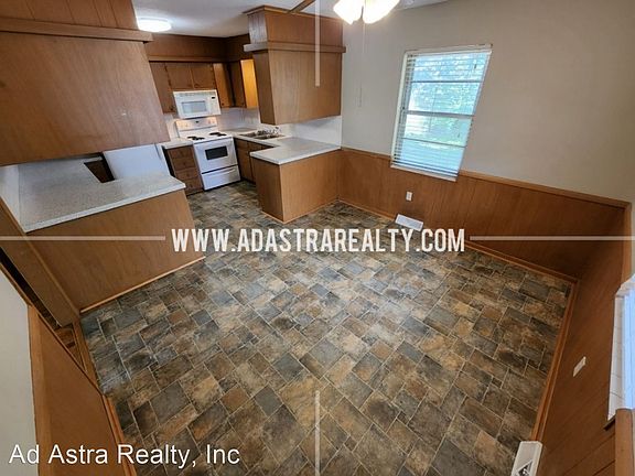 3rd image of 212 Brookside Dr