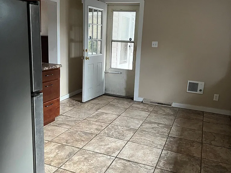 328 Jones St — Photo 5