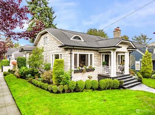 2621 Belvidere Ave SW, Seattle, WA 98126