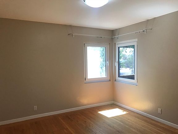 3rd image of 456 Fernando Ave