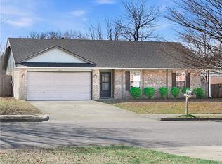 4293 W Chaparral Ln, Fayetteville, AR 72704