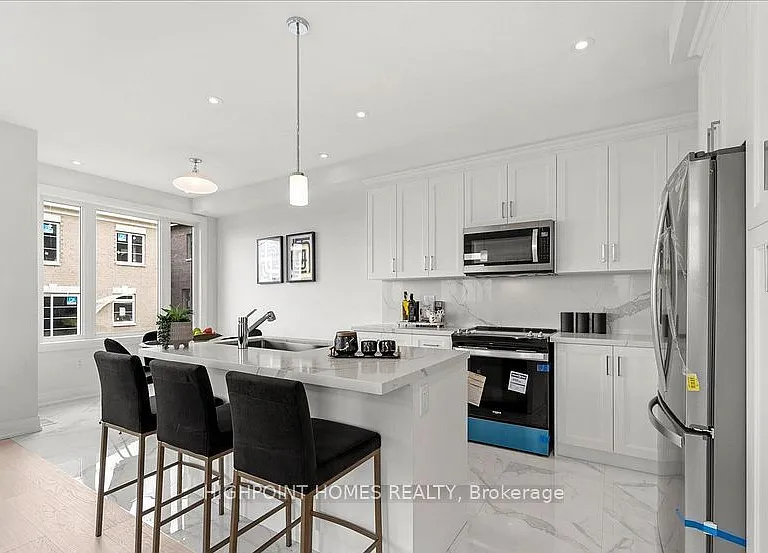 77 Schmeltzer Cres — Photo 13