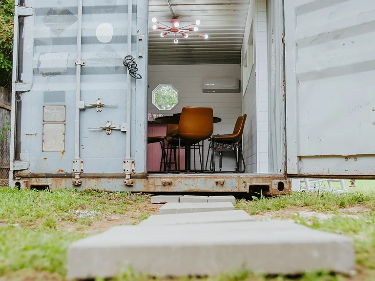 604 W Pecan St — Photo 6