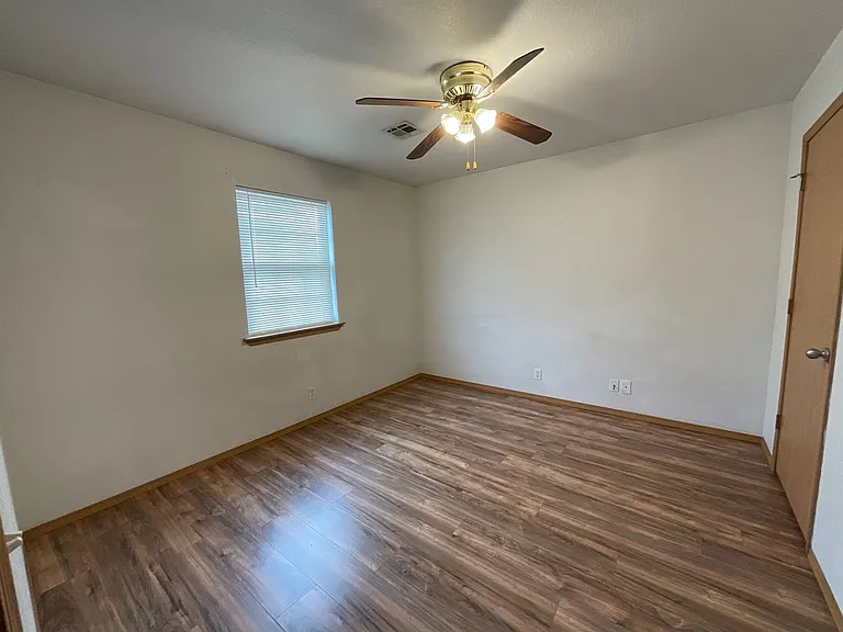 4557 E Zora St #F — Photo 18