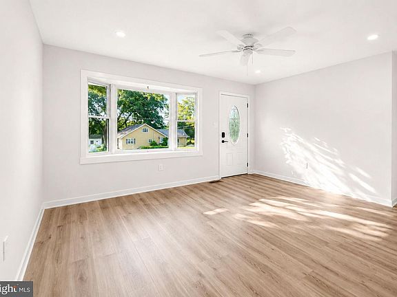 4th image of 256 Nautilus Dr