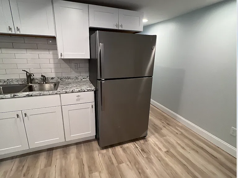 910 Oliver Ave N #2 — Photo 5