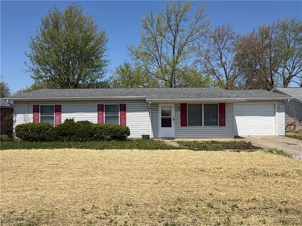 202 W Jaycee Ave, Effingham, IL 62401