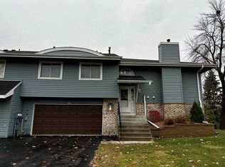 6688 Falstaff Rd, Woodbury, MN 55125