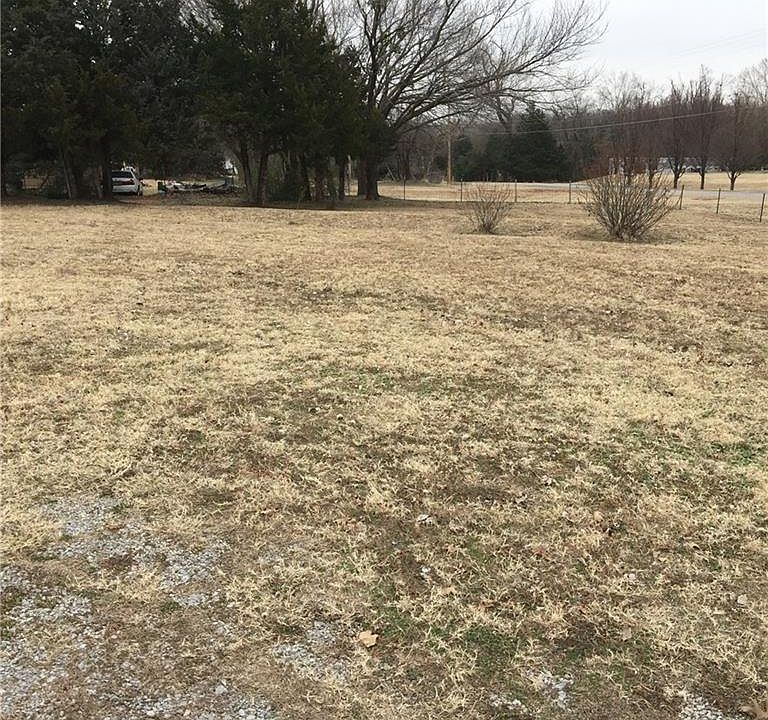 2nd image of 4301 Valley View Ln