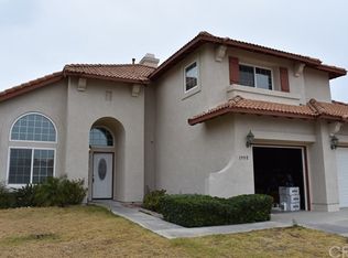 1998 W Sunnyview Dr, Rialto, CA 92377