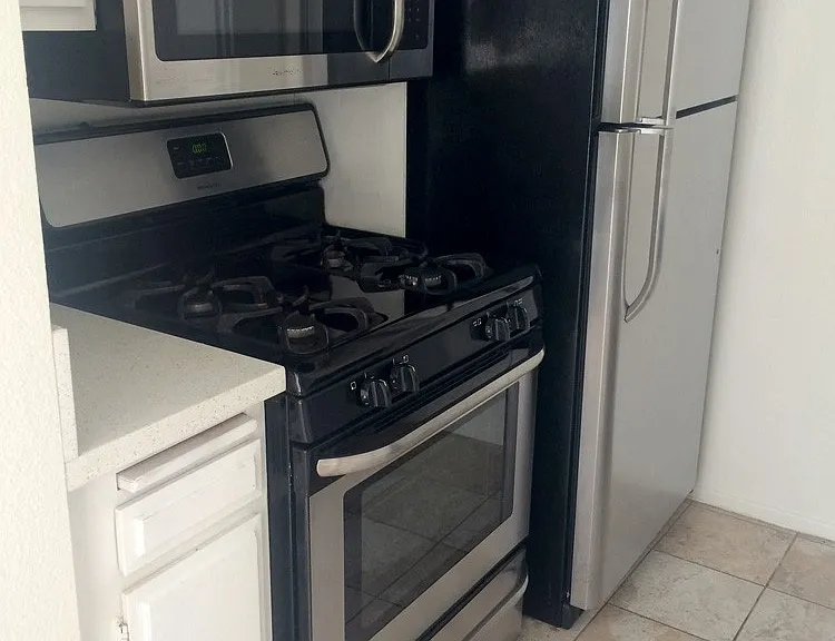 Midvale Towers — Photo 20