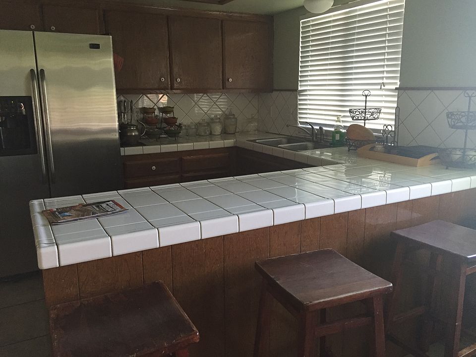 2nd image of 5541 N Acacia Ave