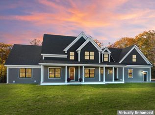 29 Apple Blossom Dr, Pownal, ME 04069