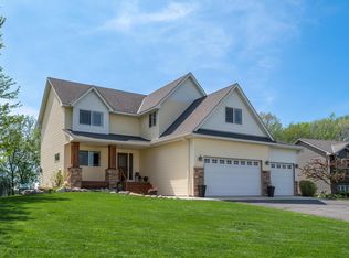 1523 Hidden Trl, Mayer, MN 55360