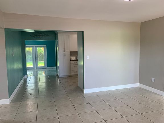 Entryway / Living Room