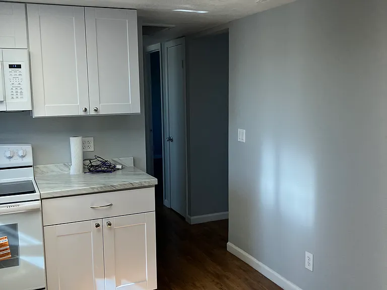 1319 E Moreland St #4 — Photo 7