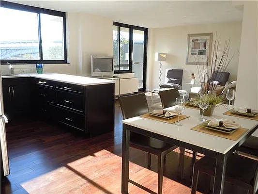 Sold by R New York | media 24