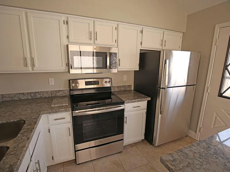 1820 E Secretariat Dr — Photo 6