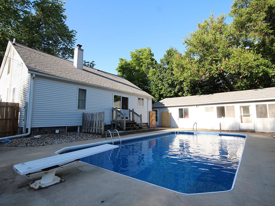 2144 E Vw Ave, Vicksburg, MI 49097 | Zillow