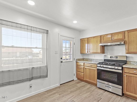 5th image of 5124 Debeers Dr