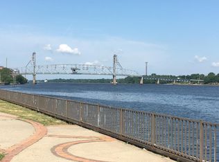 350 High St, Burlington, NJ 08016