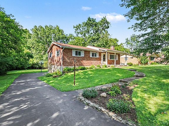 2nd image of 894 Meadow Ridge Dr