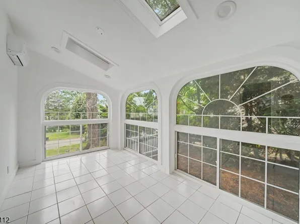 433 Louisa Ave, Wyckoff Twp., NJ 07481