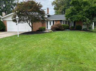 6058 Gareau Dr, North Olmsted, OH