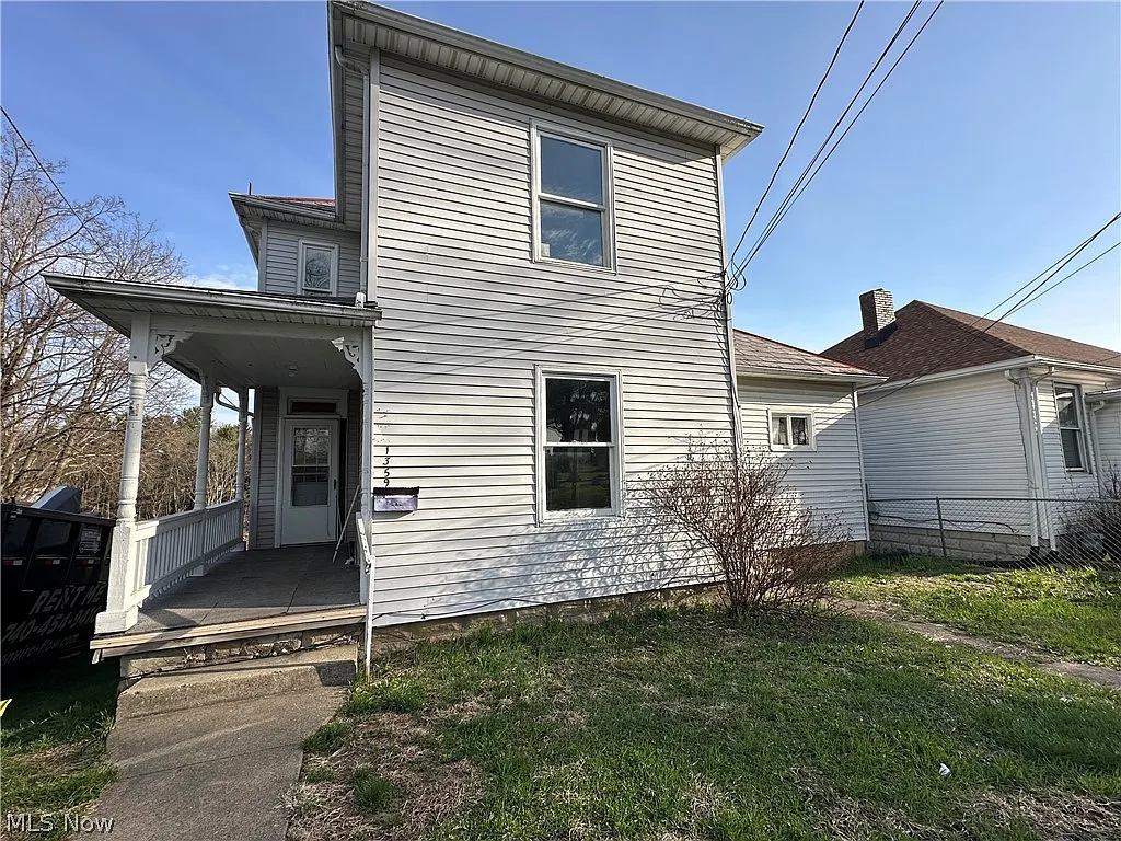1359 Eastman St photo 1