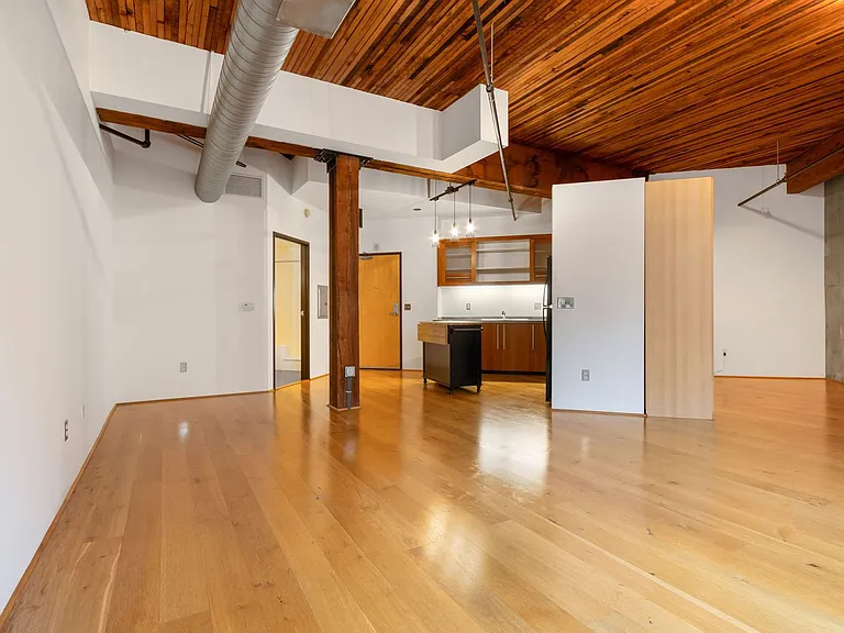 1420 NW Lovejoy St #633 — Photo 11